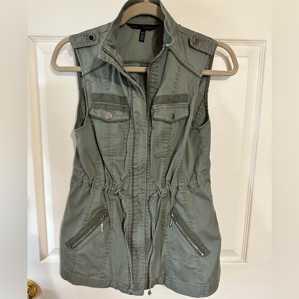 White House Black Market vest in army green